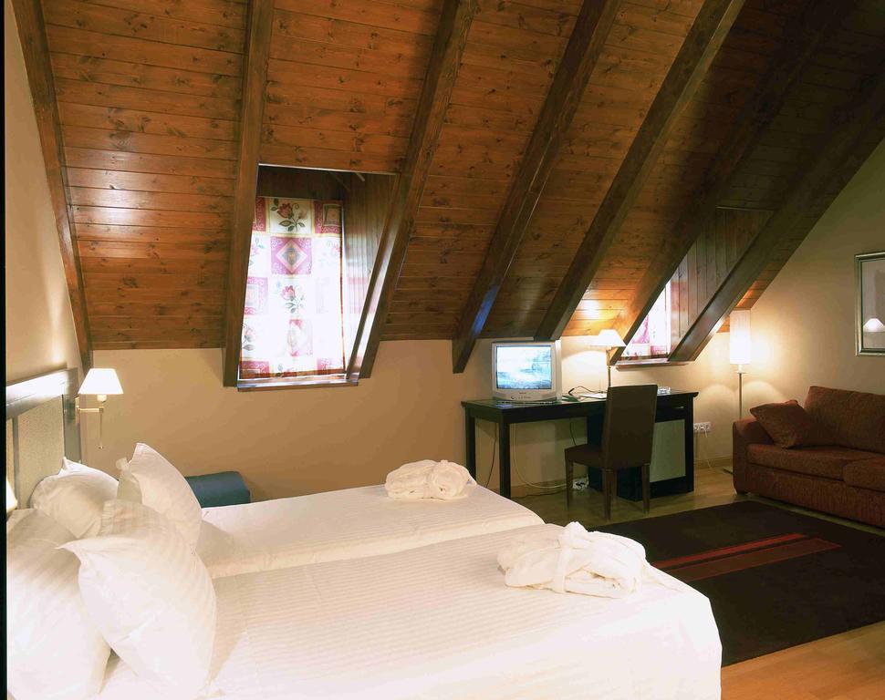 Hotel Spa Acevi Val D'Aran Vielha Quarto foto