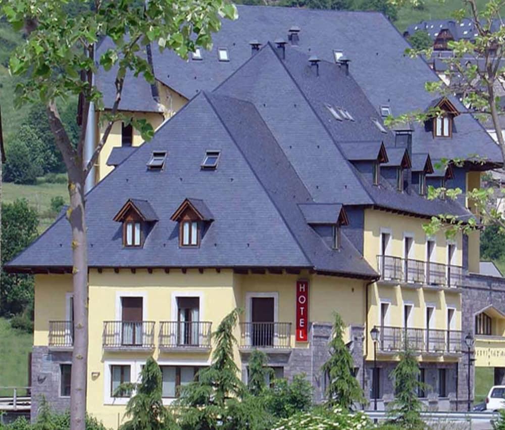 Hotel Spa Acevi Val D'Aran Vielha Exterior foto